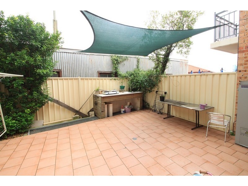 8/96 Duntroon Street, Hurlstone Park NSW 2193