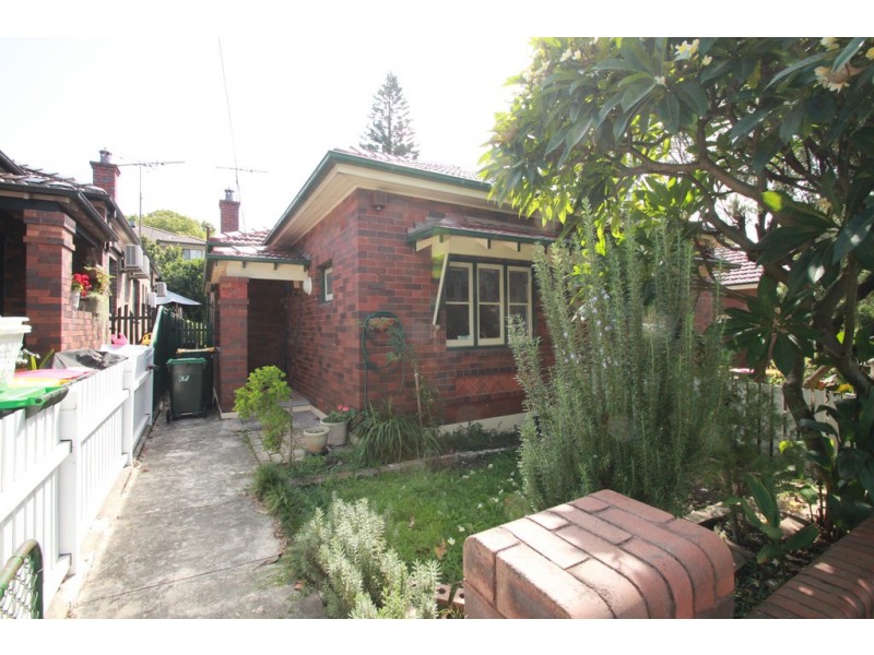 32 Woodbury Street, Marrickville NSW 2204