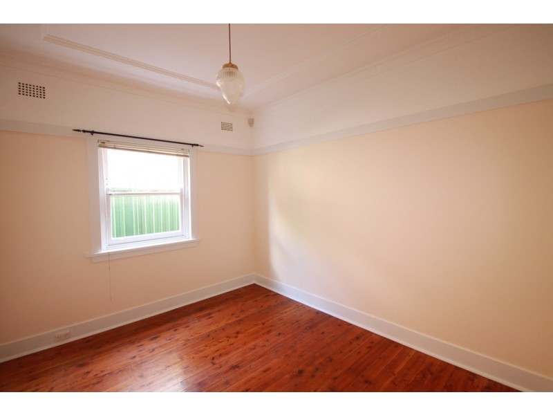 32 Woodbury Street, Marrickville NSW 2204