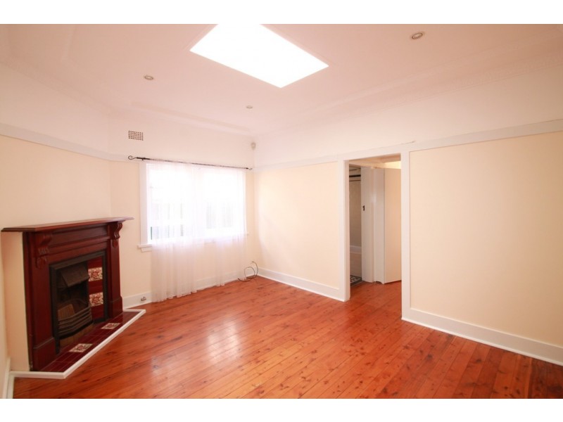 32 Woodbury Street, Marrickville NSW 2204