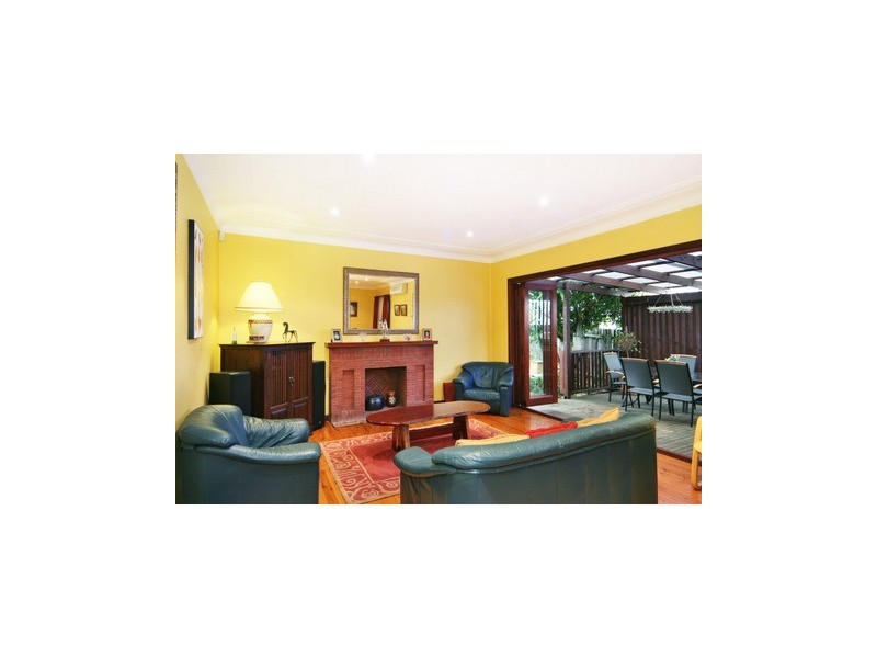 10a Jeffrey Street, Canterbury NSW 2193