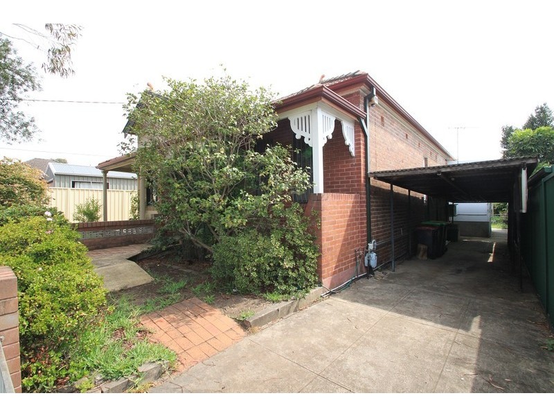 4 Ward Avenue, Canterbury NSW 2193