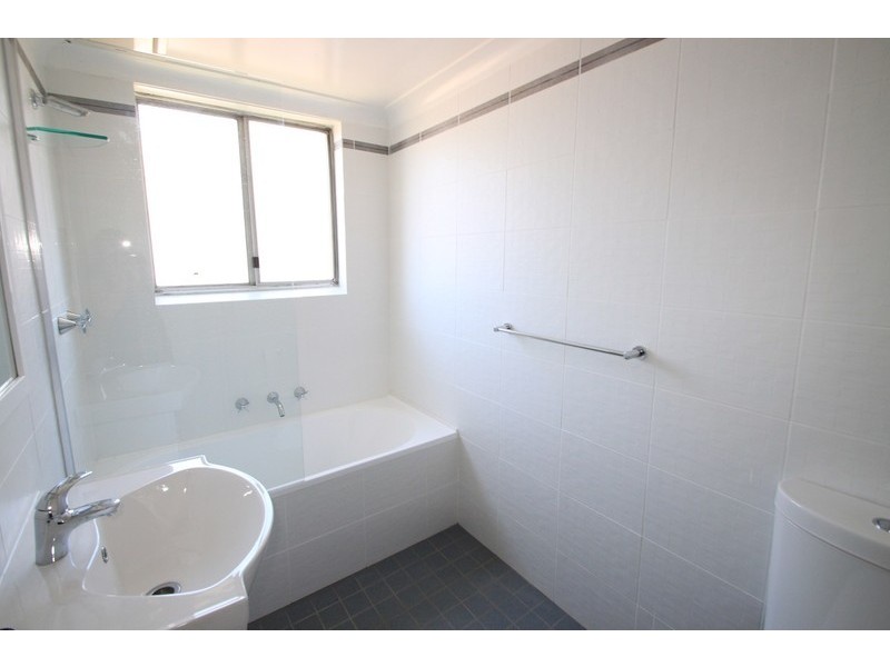 2/3 Moyes Street, Marrickville NSW 2204
