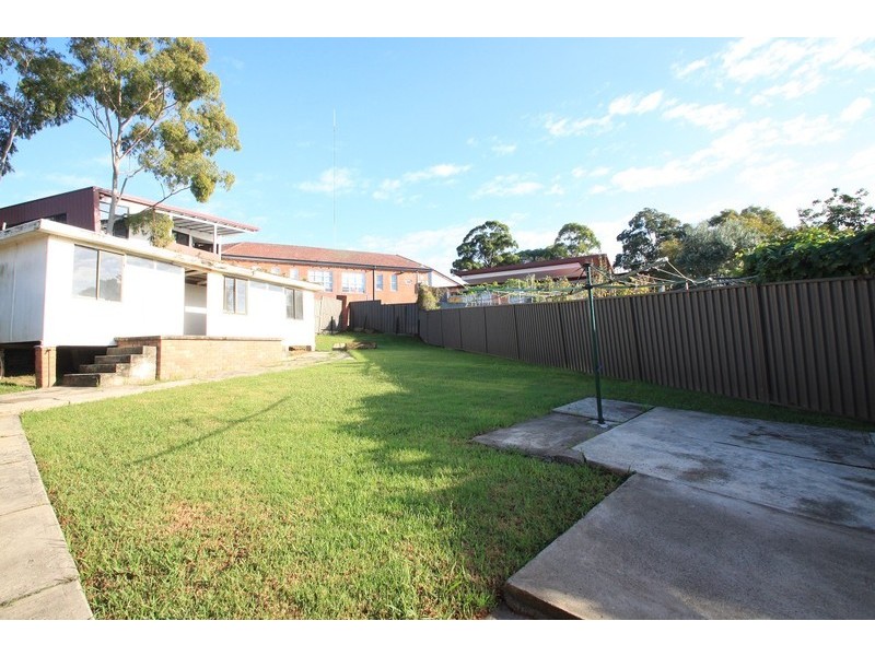 15 Lloyd Street, Greystanes NSW 2145