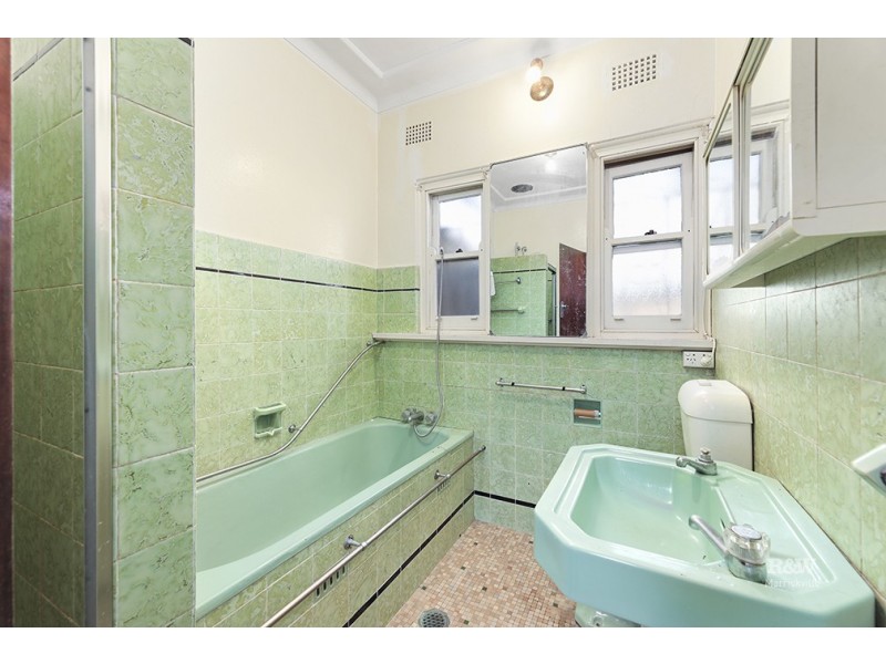 18 Schofield Avenue, Earlwood NSW 2206