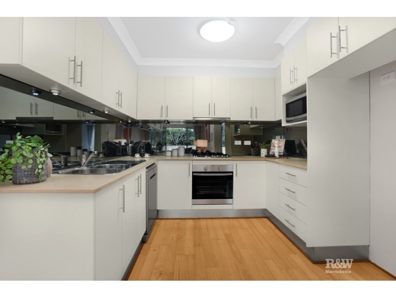 4/2 Schwebel Street, Marrickville NSW 2204