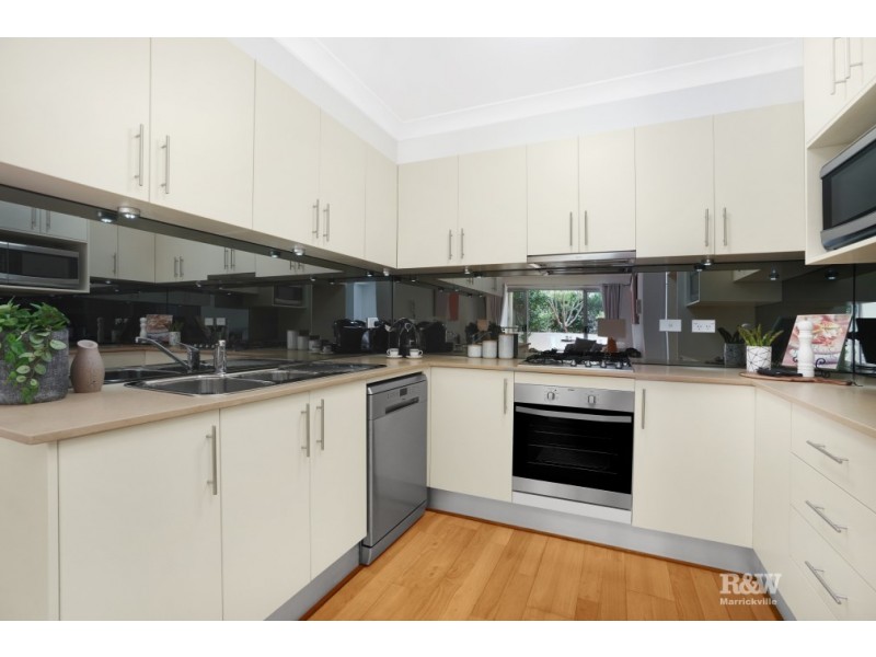 4/2 Schwebel Street, Marrickville NSW 2204