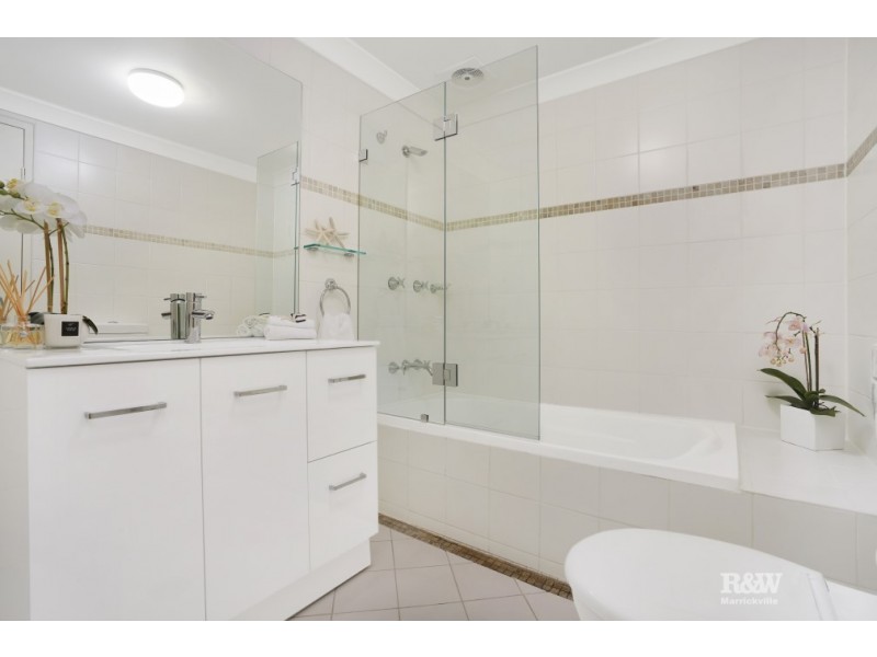 4/2 Schwebel Street, Marrickville NSW 2204