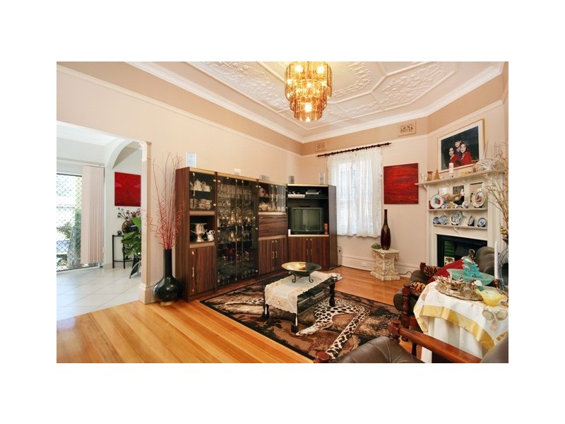 16 Floss Street, Hurlstone Park NSW 2193