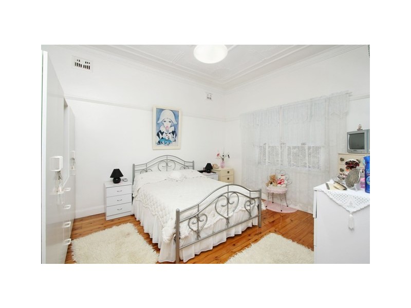 22 Tincombe Street, Canterbury NSW 2193