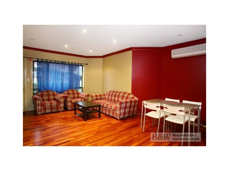 4/4 Old Kent Road, Greenacre NSW 2190