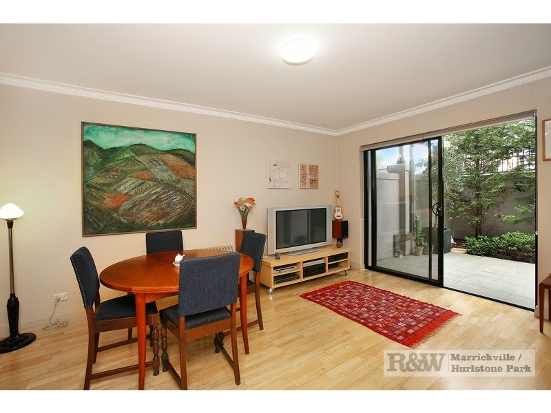2/30  Enfield Street, Marrickville NSW 2204