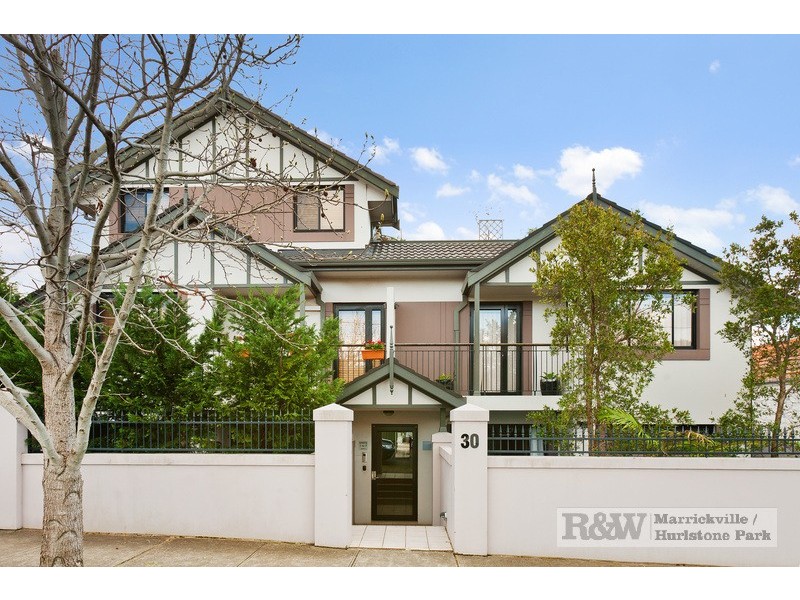 2/30  Enfield Street, Marrickville NSW 2204