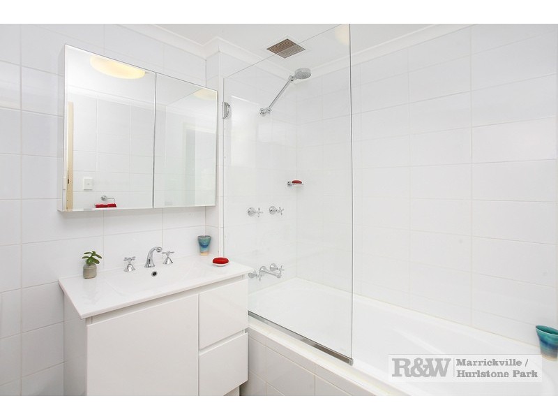 2/30  Enfield Street, Marrickville NSW 2204