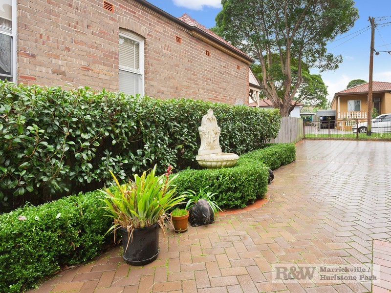 10 Barton Avenue, Hurlstone Park NSW 2193