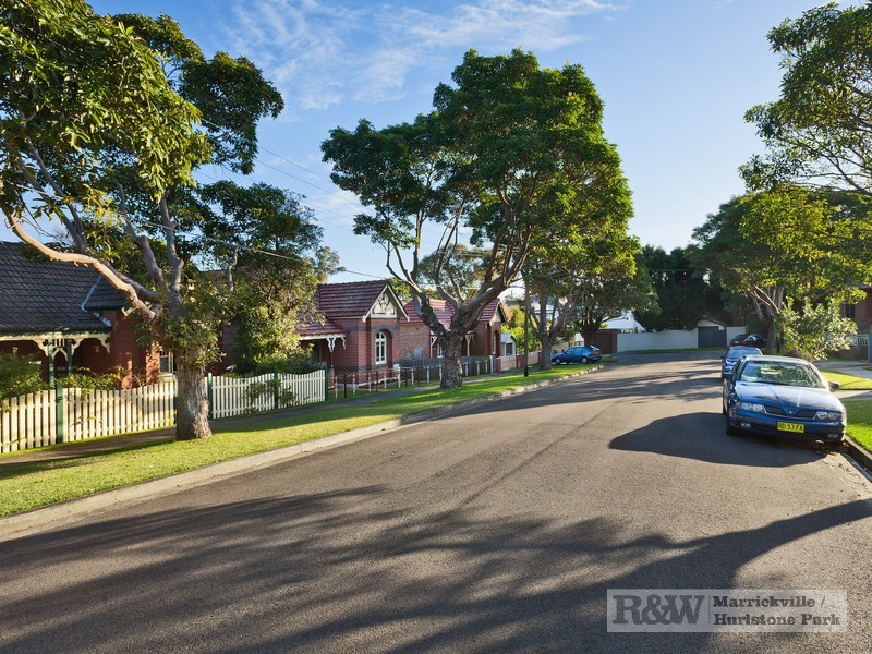 10 Barton Avenue, Hurlstone Park NSW 2193