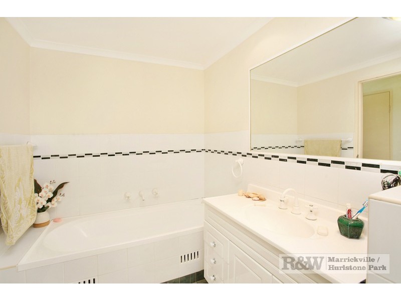 2/6 Williams Parade, Dulwich Hill NSW 2203