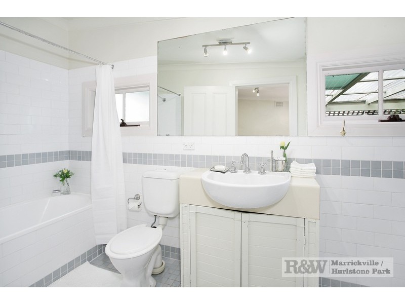 2/65 Renwick Street, Marrickville NSW 2204