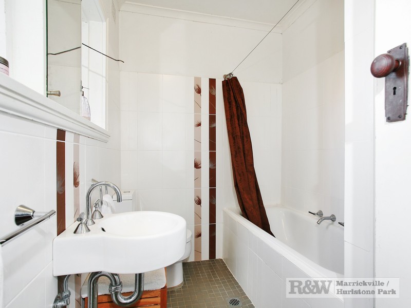 2/60 Carlton Crescent, Summer Hill NSW 2130