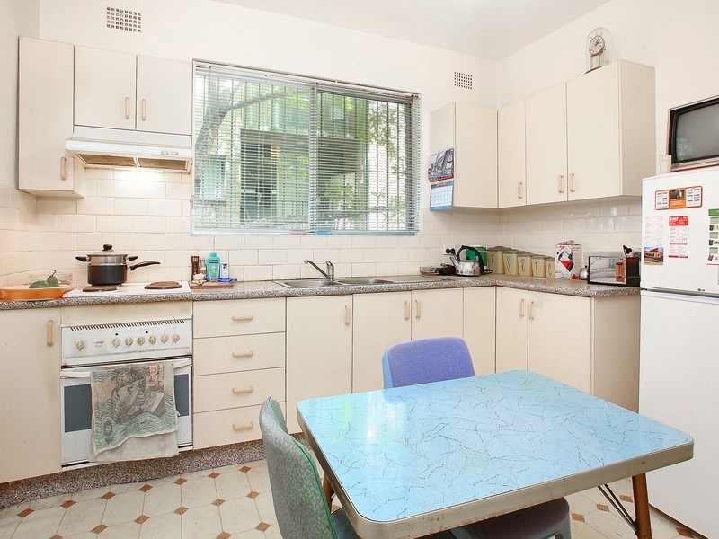 2/11 Arthur Street, Marrickville NSW 2204