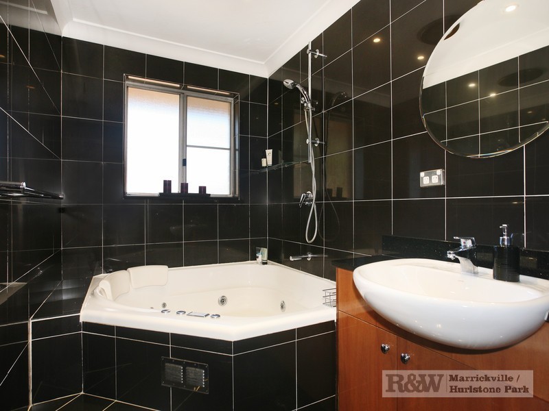 8/31 Myra Road, Dulwich Hill NSW 2203