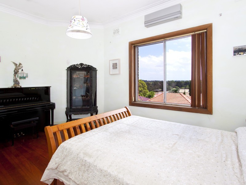 6 Riverside Crescent, Marrickville NSW 2204