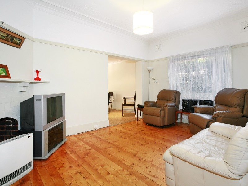 5a Foord Avenue, Hurlstone Park NSW 2193