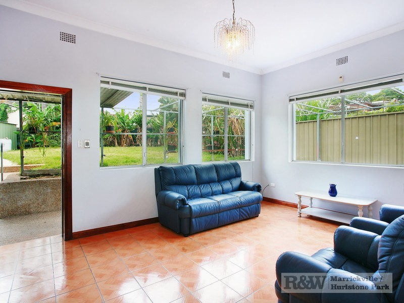11 Barton Avenue, Hurlstone Park NSW 2193