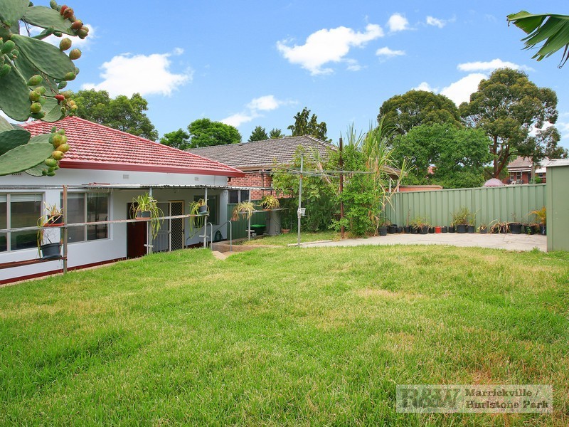 11 Barton Avenue, Hurlstone Park NSW 2193