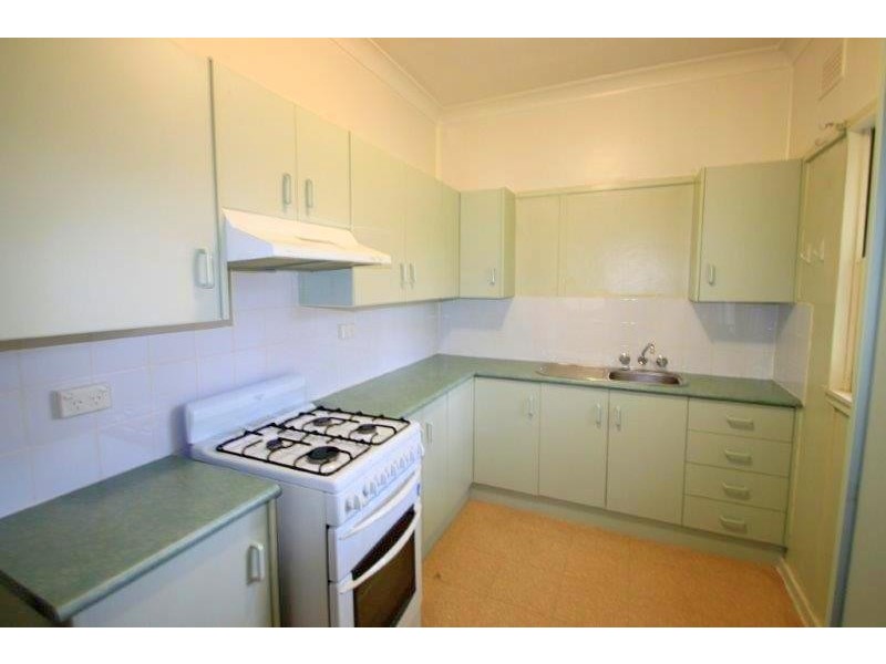 86 Bonds Road, Roselands NSW 2196