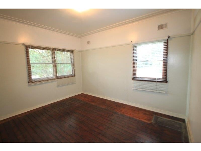 86 Bonds Road, Roselands NSW 2196