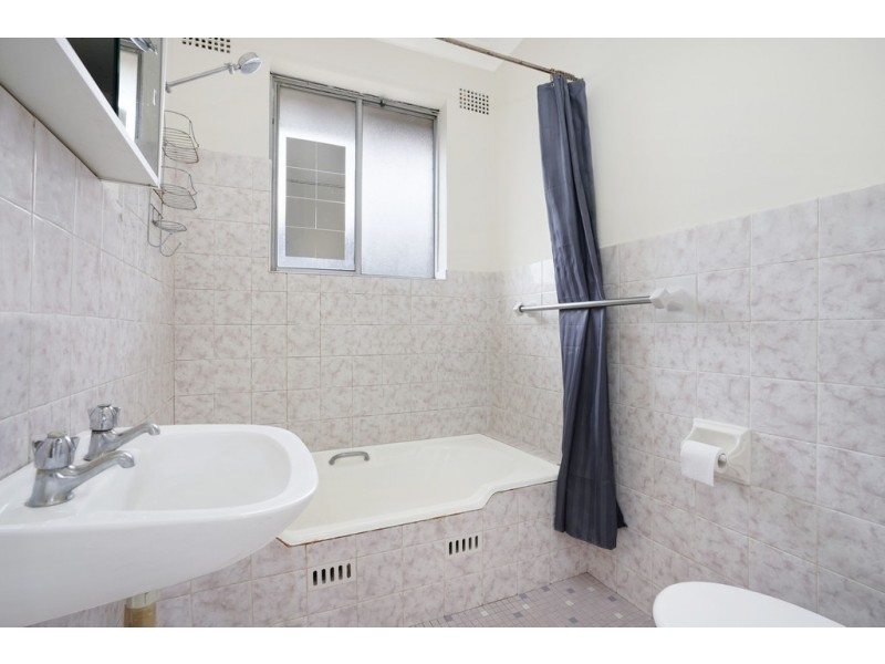 4/28 Ridgewell Street, Roselands NSW 2196