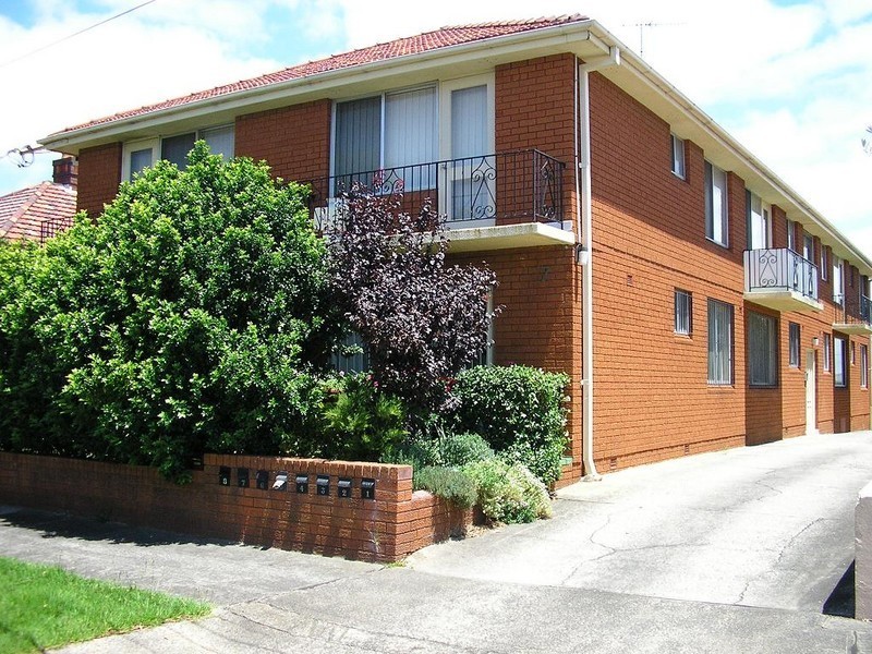 2/7 Henson Street, Marrickville NSW 2204