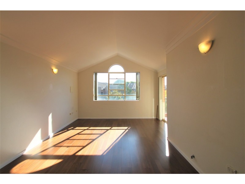 32/18 Cecilia Street, Marrickville NSW 2204