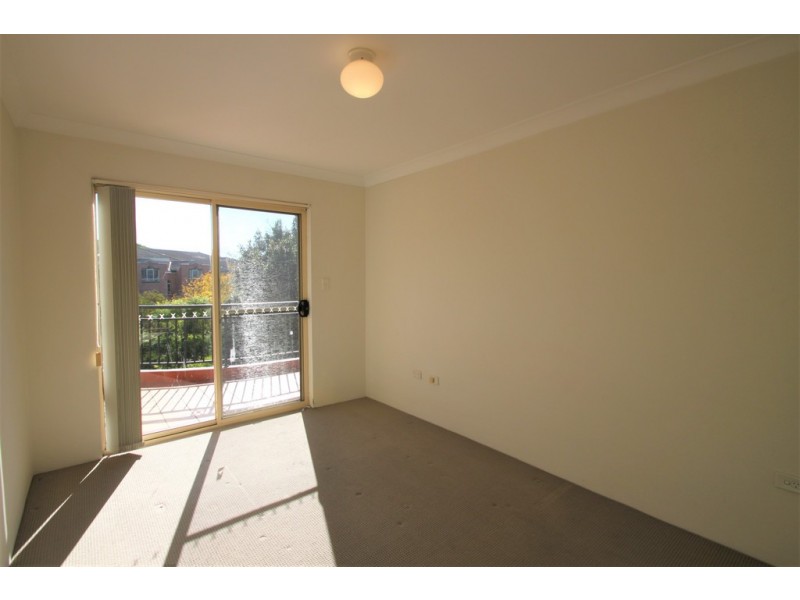 32/18 Cecilia Street, Marrickville NSW 2204