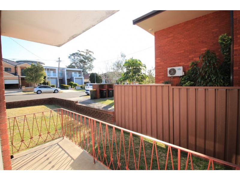 1/28 Ridgewell Street, Roselands NSW 2196