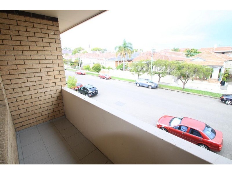 6/3 Moyes Street, Marrickville NSW 2204