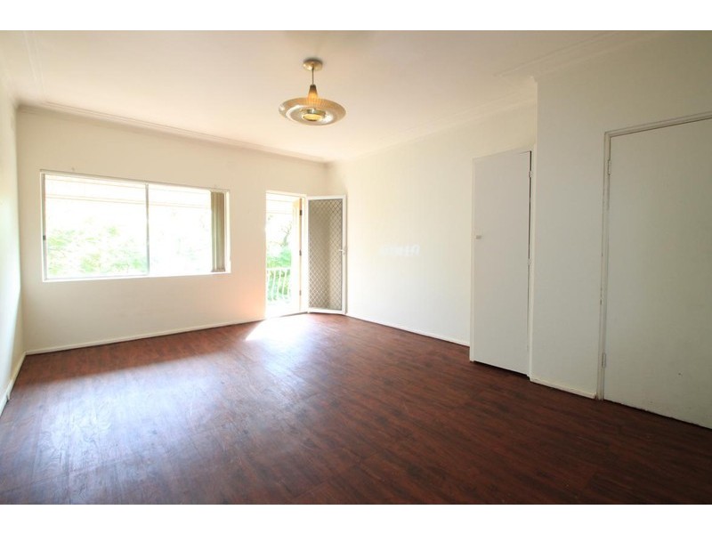 8/6 Kresser Grove, Canterbury NSW 2193