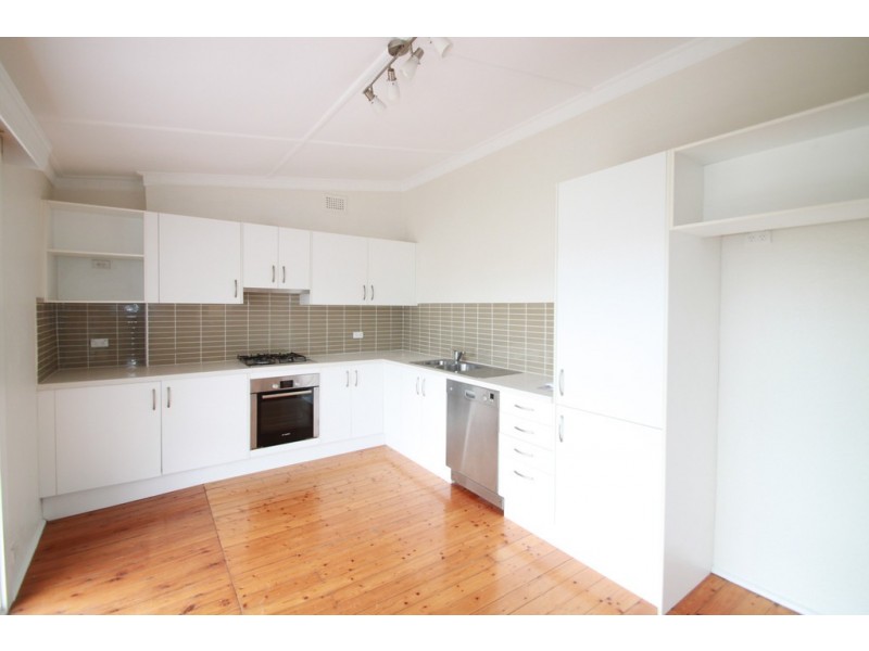 10 Woodside Avenue, Hurlstone Park NSW 2193