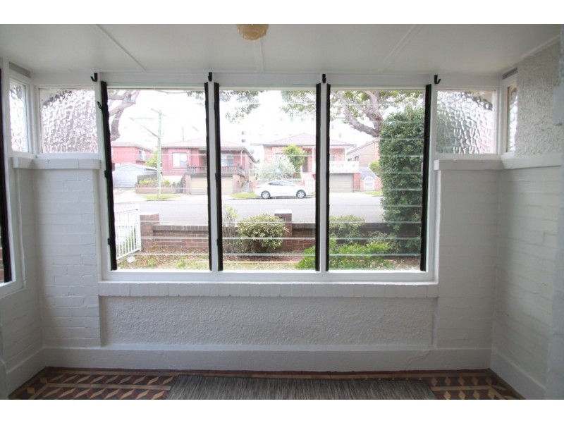 10 Woodside Avenue, Hurlstone Park NSW 2193