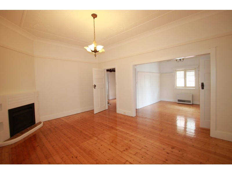 10 Woodside Avenue, Hurlstone Park NSW 2193