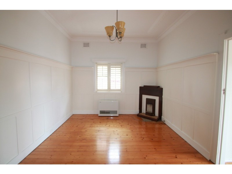 10 Woodside Avenue, Hurlstone Park NSW 2193