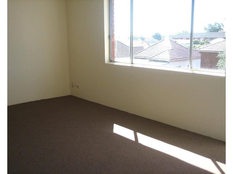 8/64 Northumberland Road, Auburn NSW 2144