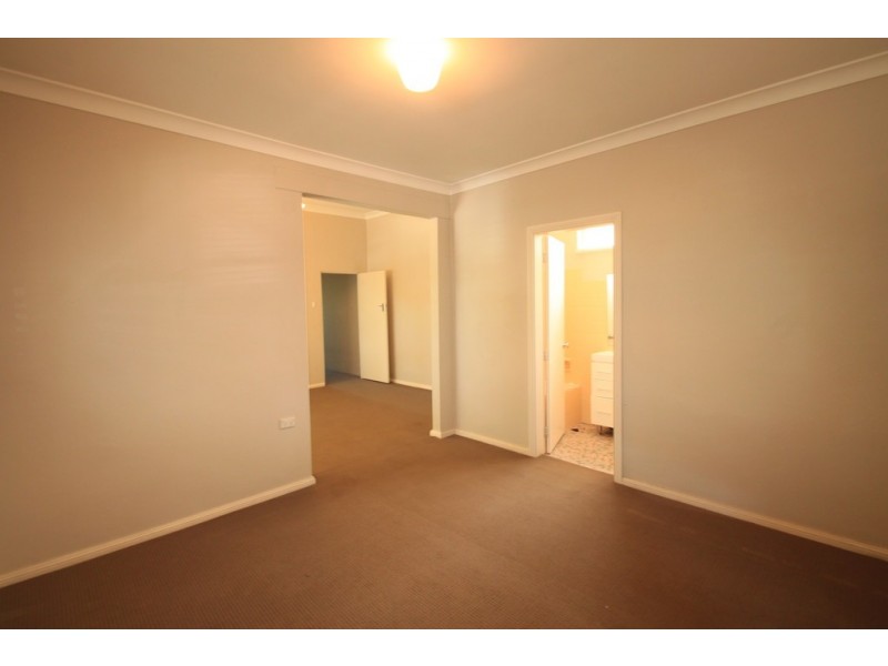 84 Station Street, Tempe NSW 2044