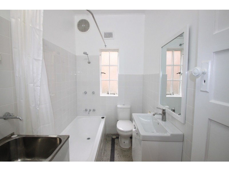 1/70 Ewart Street, Marrickville NSW 2204