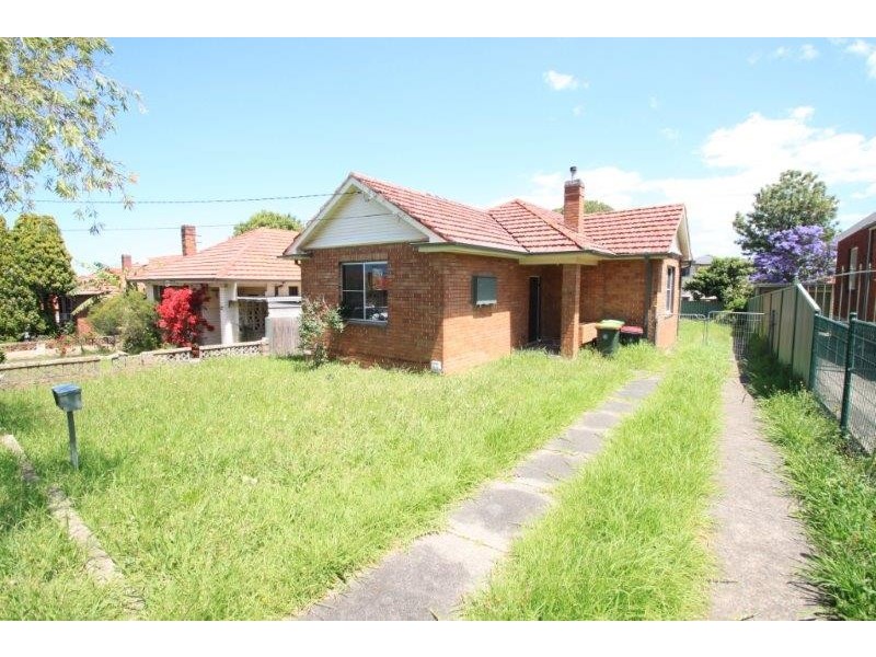 35 Vicliffe Avenue, Campsie NSW 2194