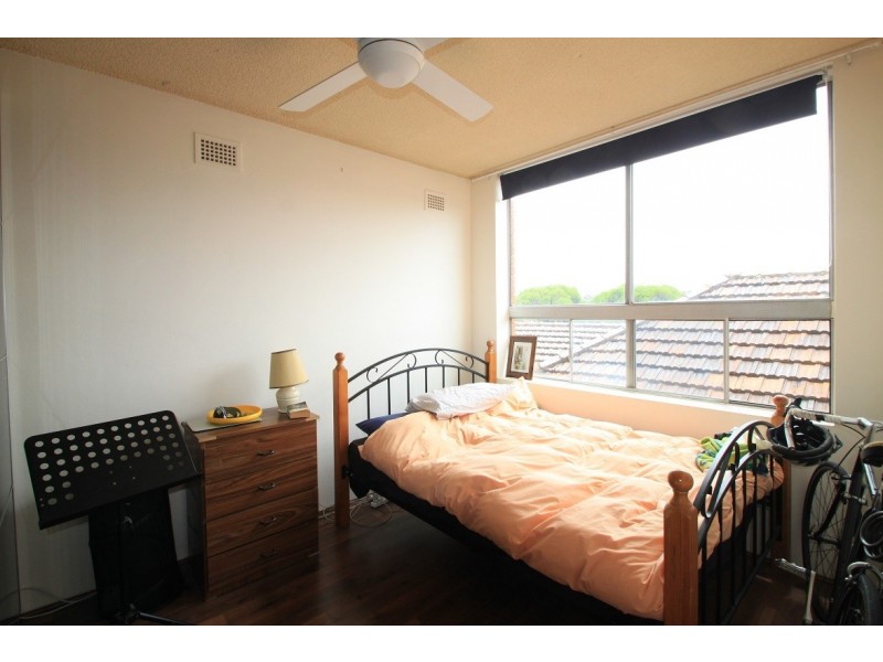 2/68 Illawarra Road, Marrickville NSW 2204