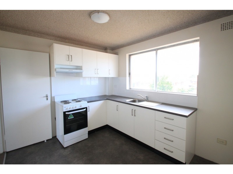 8/26 Myers Street, Roselands NSW 2196