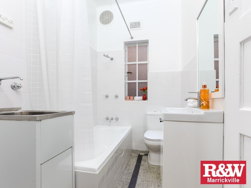 1/70 Ewart Street, Marrickville NSW 2204