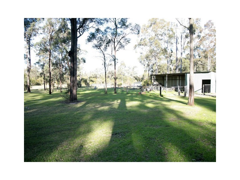 12 Holloway Drive, Jilliby NSW 2259
